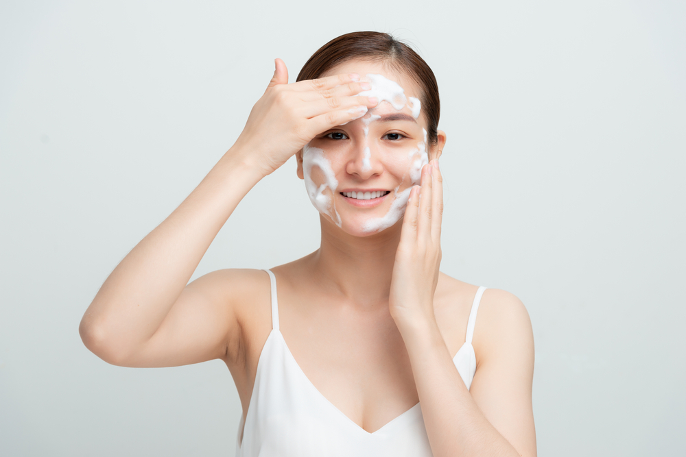 Upgrade Rutinitas Skincare untuk Miliki Kulit Cerah Alami dalam 14 Hari