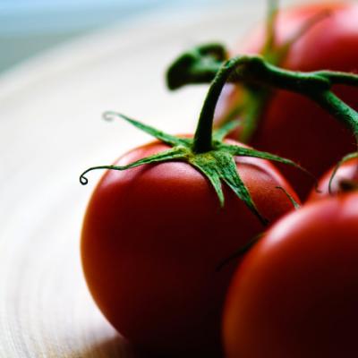 Wow, Kandungan Pada Tomat Ini Sangat Baik untuk Kulitmu!
